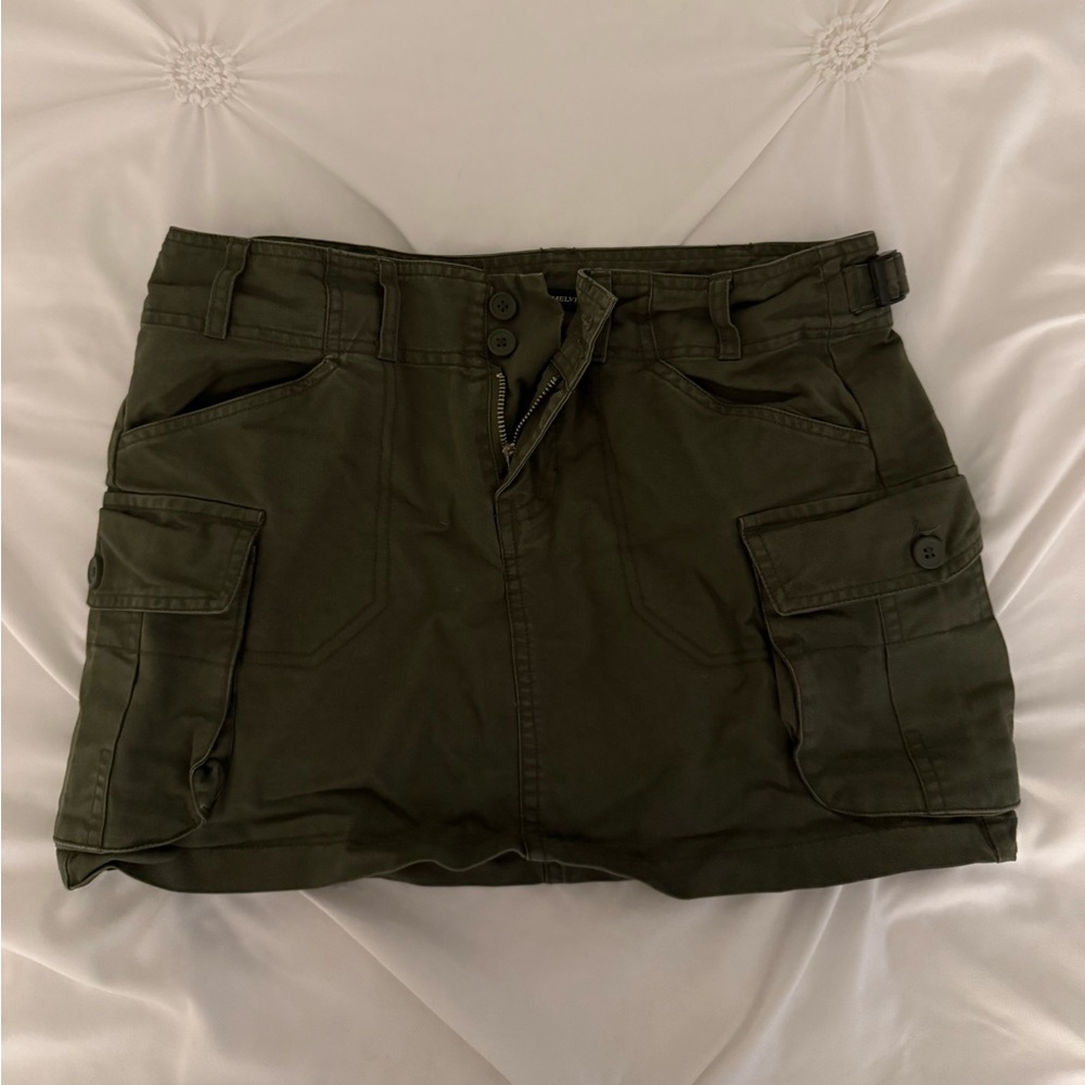 Brandy Melville Olive Green Cargo Skirt
